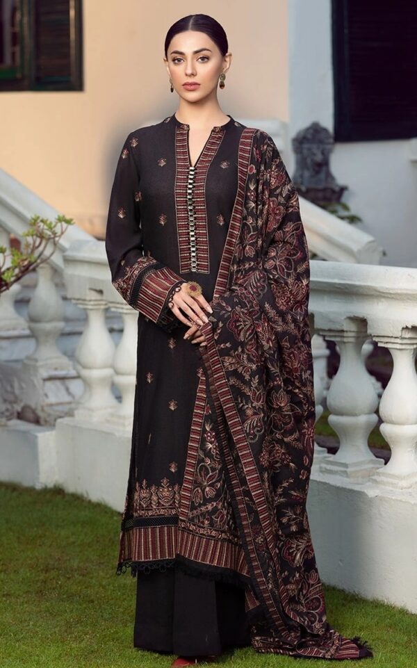 Embroidered karandi 3pc Suit
